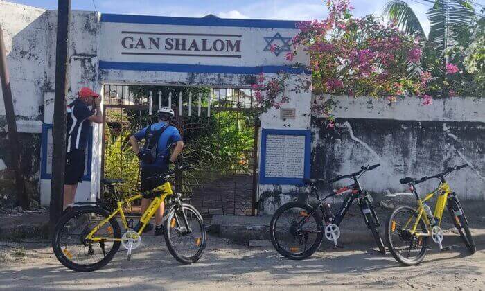 Jewish Cemetery Fort Kochi Cycling on e-Bikes